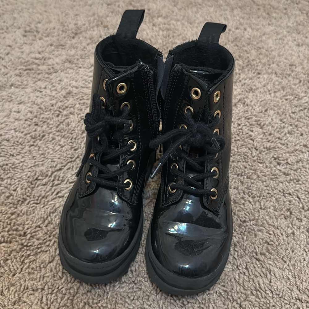 Girls size 11 boots. H&M